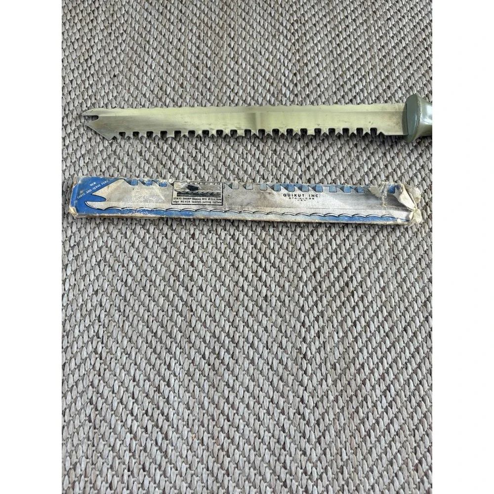 Vintage QUIKUT Inc. Carve and Serve Fork Tip Stainless Steel Large Knife Green